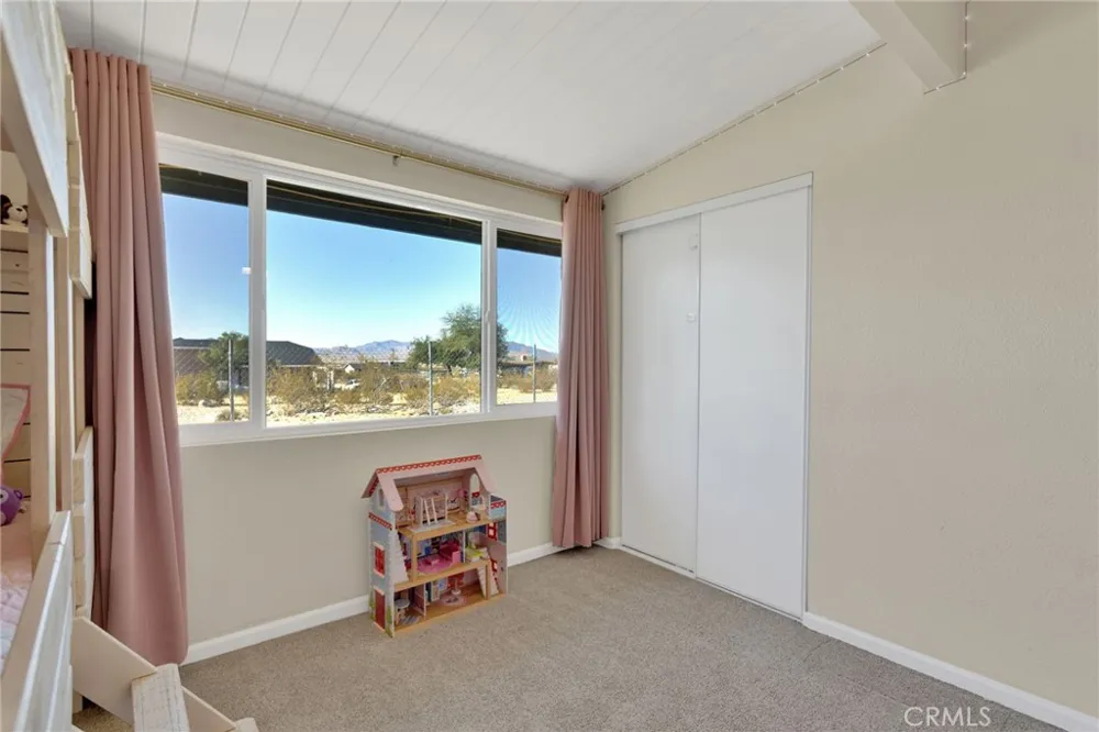 9996 Estrada Lucerne Valley, CA 92356