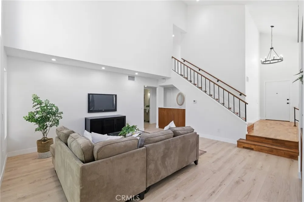 6 Skyview Phillips Ranch, CA 91766