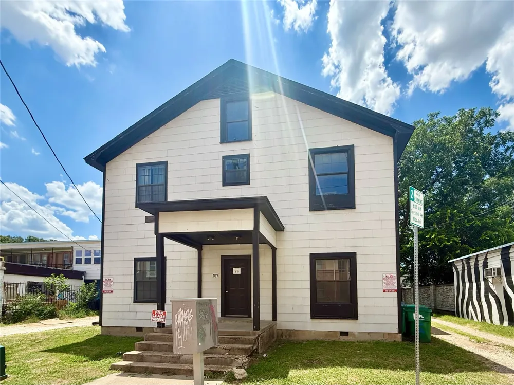 107 Fry Street #205 Denton, TX 76201