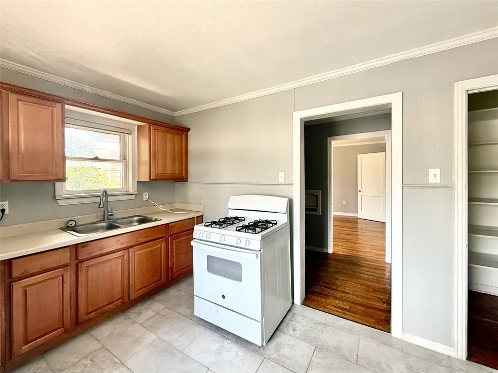 107 Fry Street #205 Denton, TX 76201