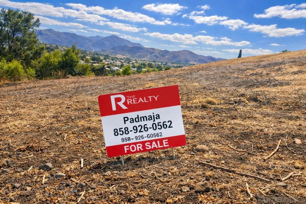 12901 Golden Way Poway, CA 92064