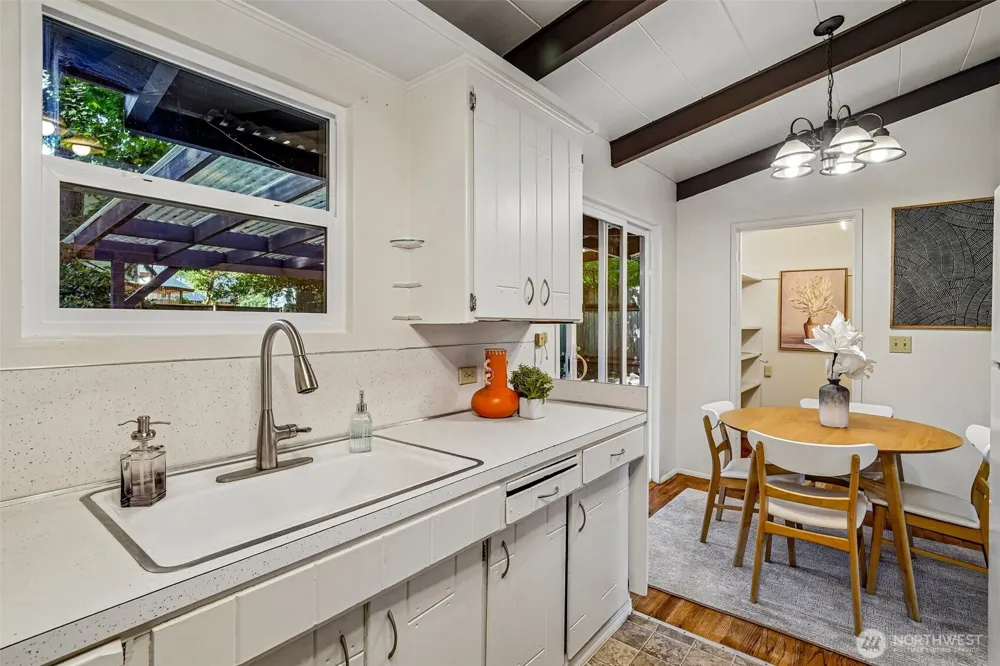 1208 NE Northgate Way Seattle, WA 98125