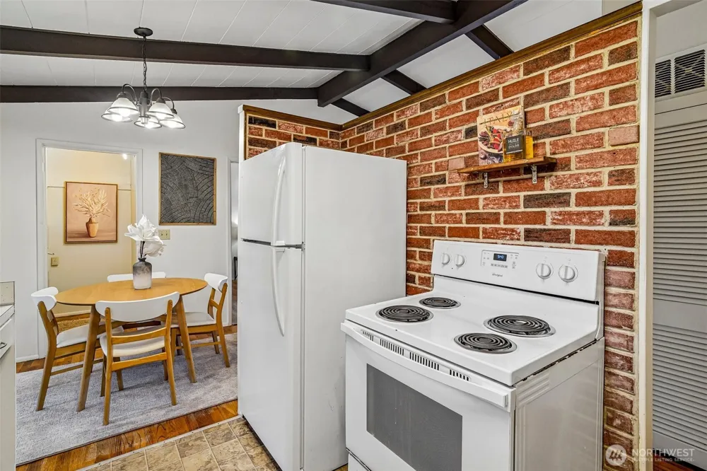 1208 NE Northgate Way Seattle, WA 98125