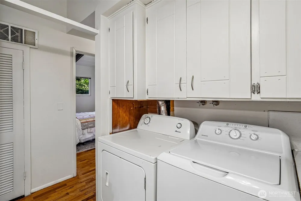 1208 NE Northgate Way Seattle, WA 98125