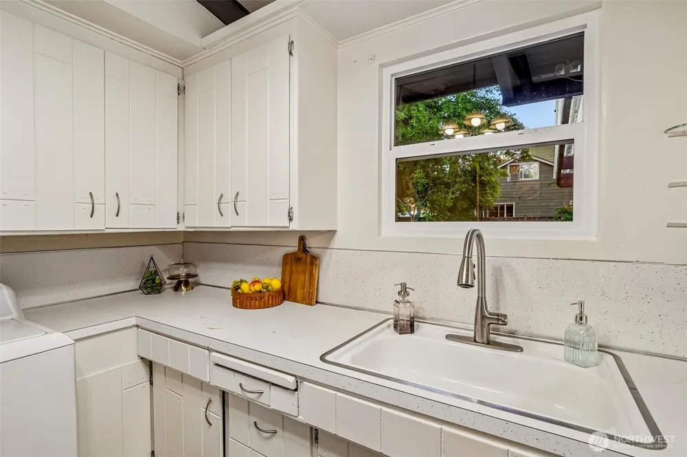 1208 NE Northgate Way Seattle, WA 98125