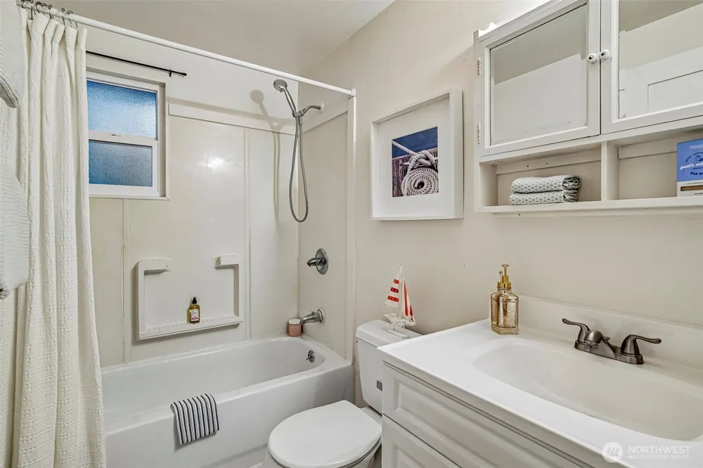 1208 NE Northgate Way Seattle, WA 98125