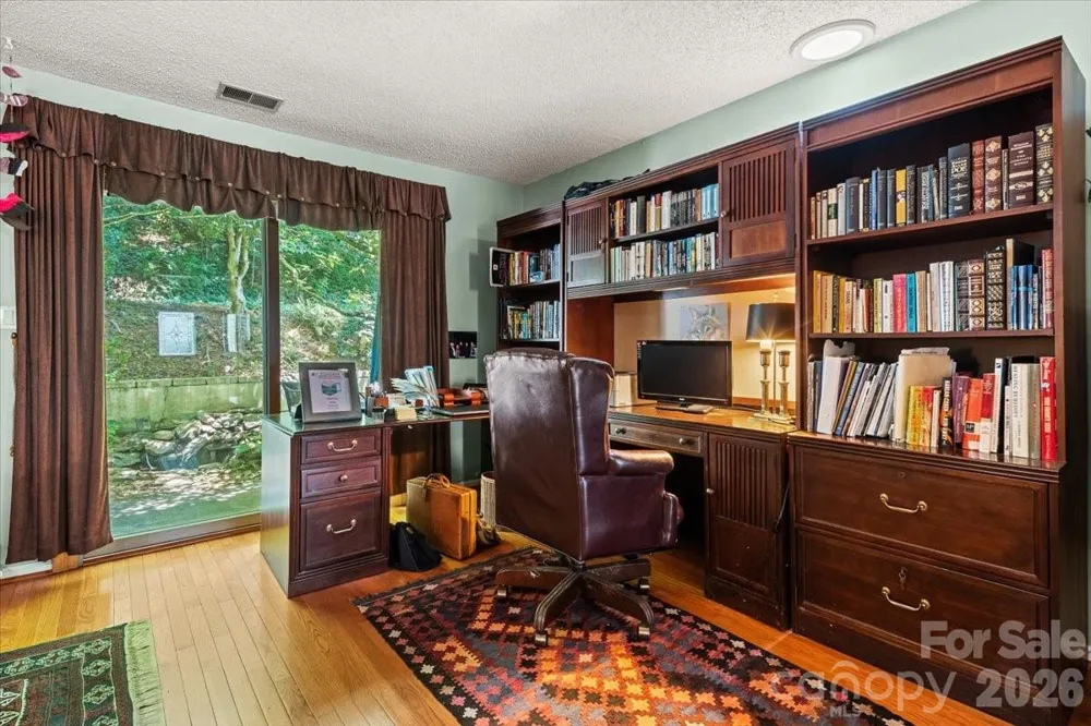 39 Wildwood Avenue Asheville, NC 28804