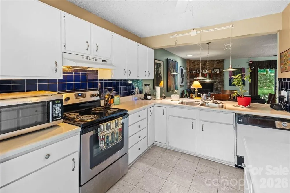 39 Wildwood Avenue Asheville, NC 28804