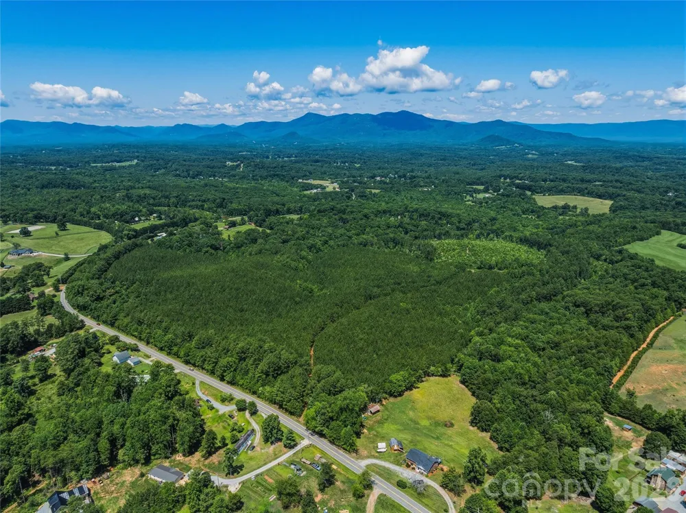 6783 Peniel Road Tryon, NC 28782