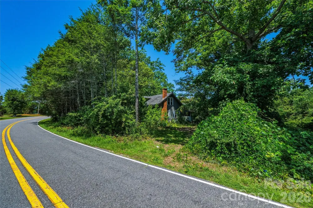 6783 Peniel Road Tryon, NC 28782