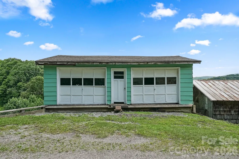 244 Flat Springs Road Elk Park, NC 28622