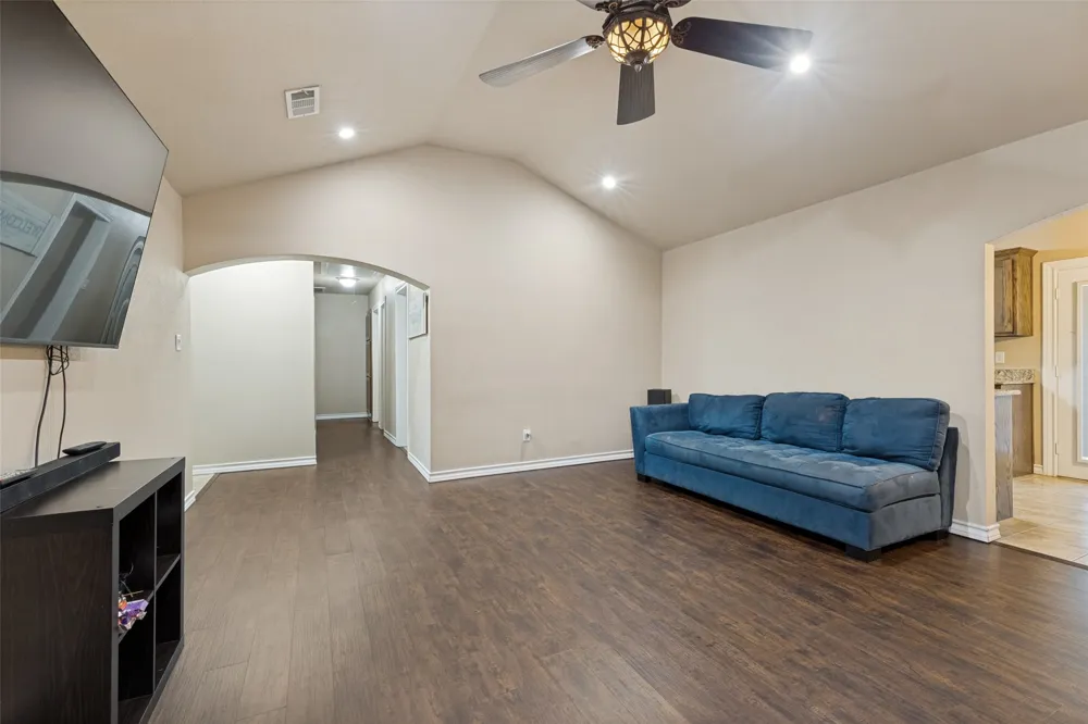 625 Park Center Boulevard Saginaw, TX 76179