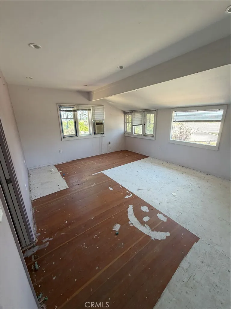 7157 Leota Canoga Park, CA 91304