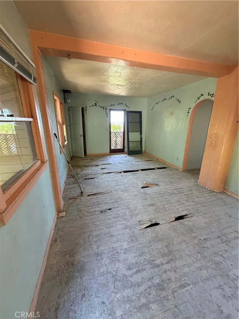 7157 Leota Canoga Park, CA 91304