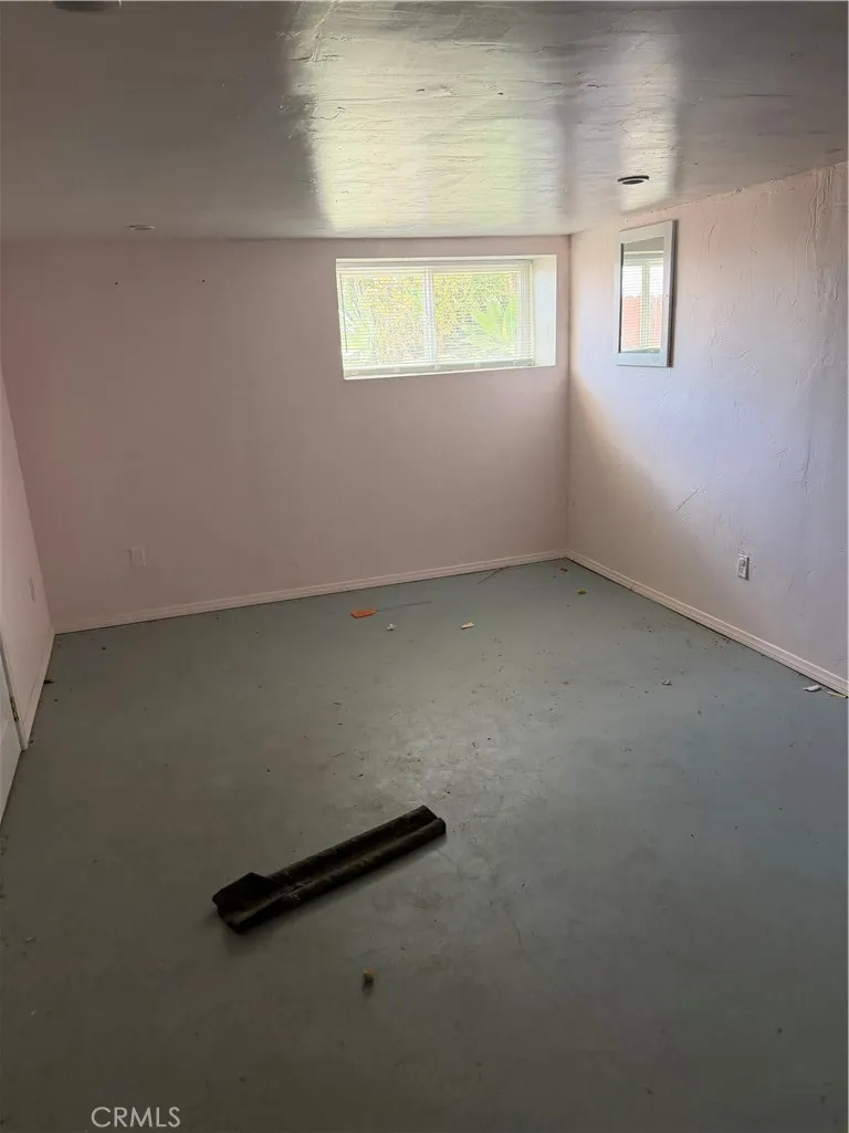 7157 Leota Canoga Park, CA 91304