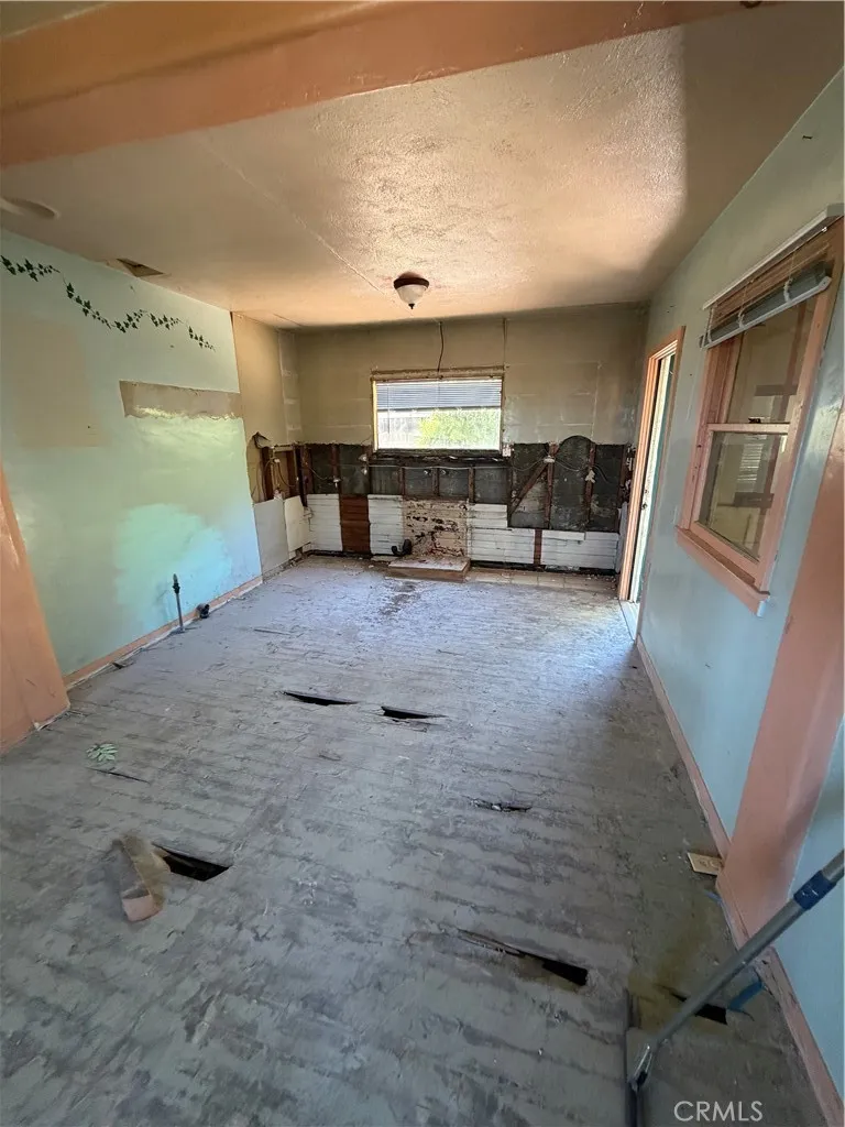 7157 Leota Canoga Park, CA 91304