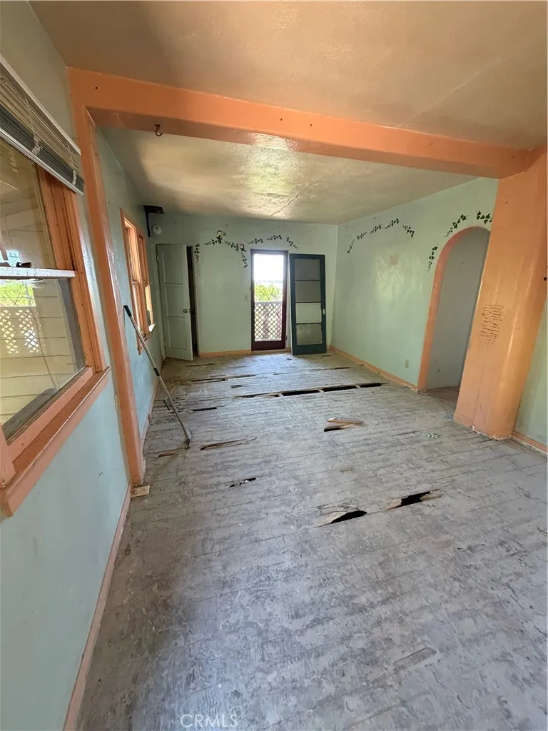 7157 Leota Canoga Park, CA 91304