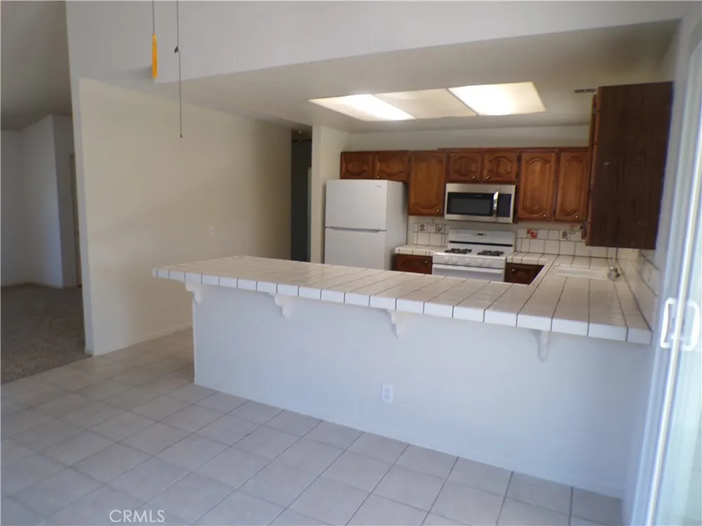 5102 W Avenue L10 Quartz Hill, CA 93536