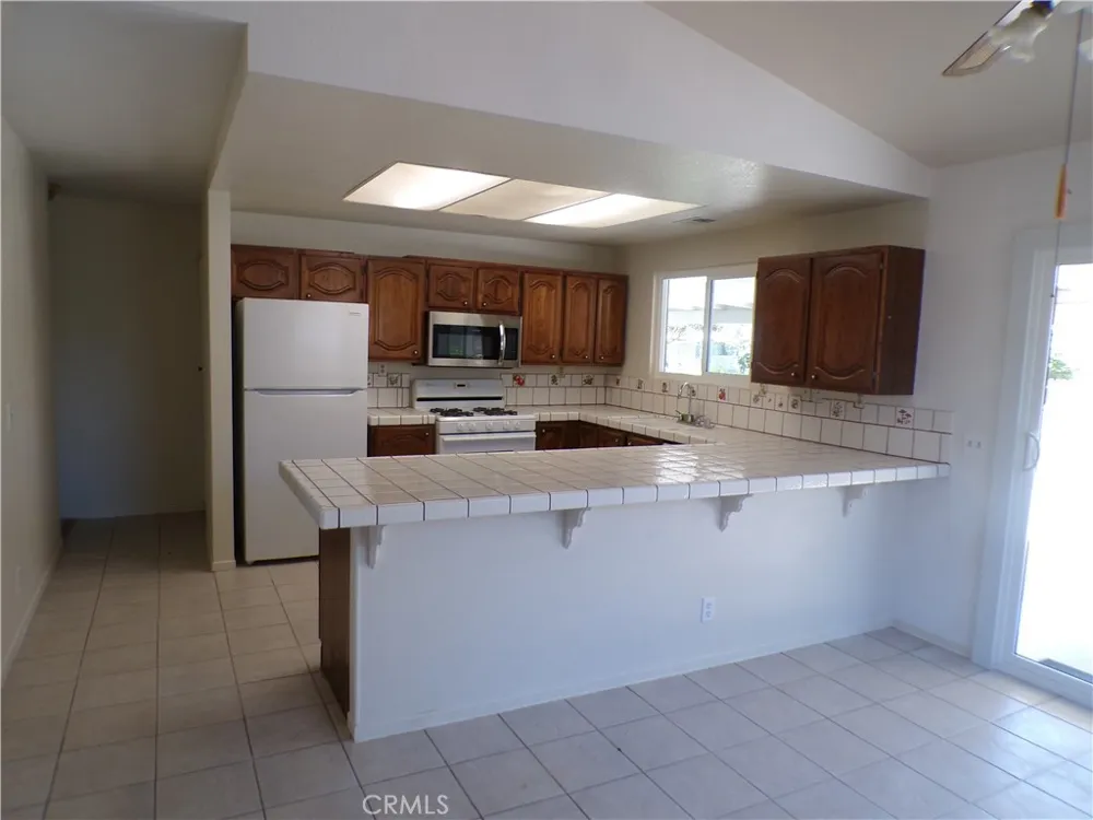 5102 W Avenue L10 Quartz Hill, CA 93536