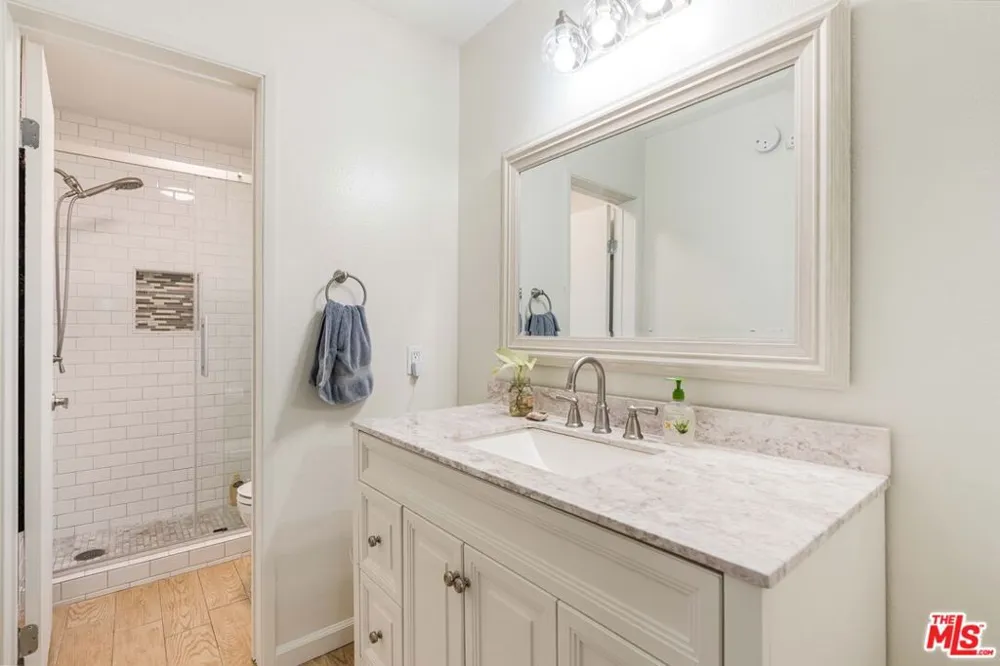 8740 Tuscany Avenue #207 Playa del Rey, CA 90293