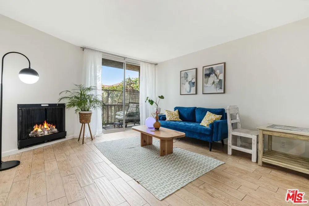 8740 Tuscany Avenue #207 Playa del Rey, CA 90293