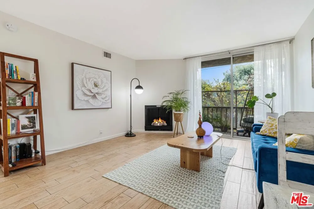 8740 Tuscany Avenue #207 Playa del Rey, CA 90293