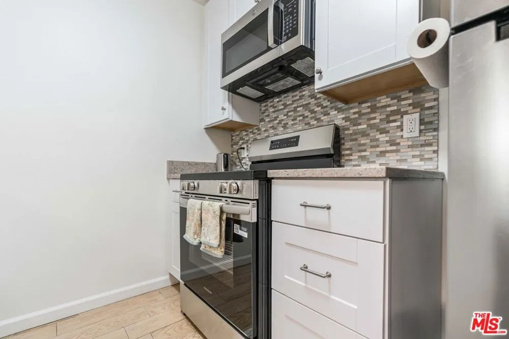 8740 Tuscany Avenue #207 Playa del Rey, CA 90293