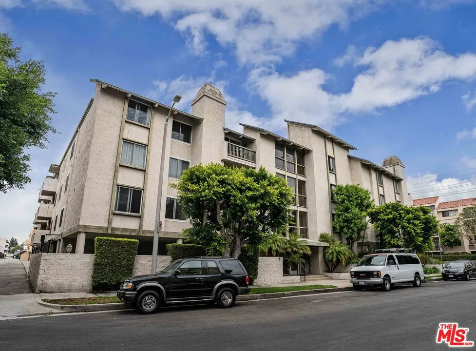 8740 Tuscany Avenue #207 Playa del Rey, CA 90293