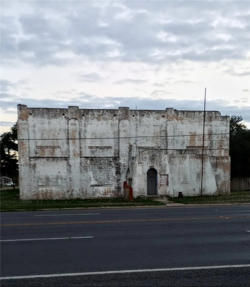 601 S Chester Falfurrias, TX 78355