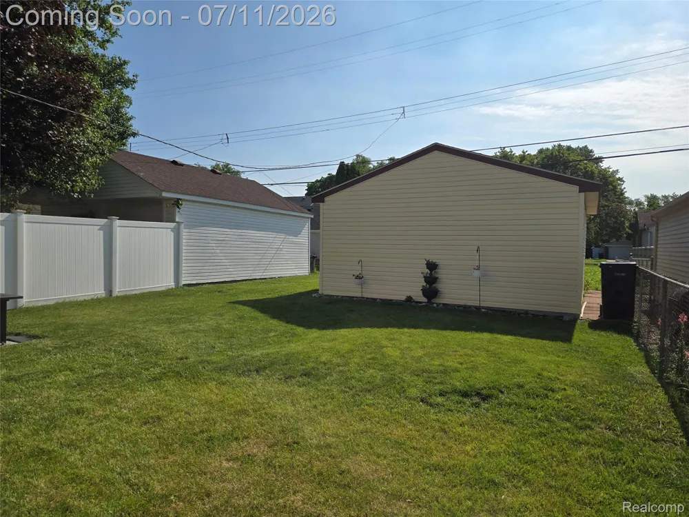 2239 22nd Street Wyandotte City, MI 48192