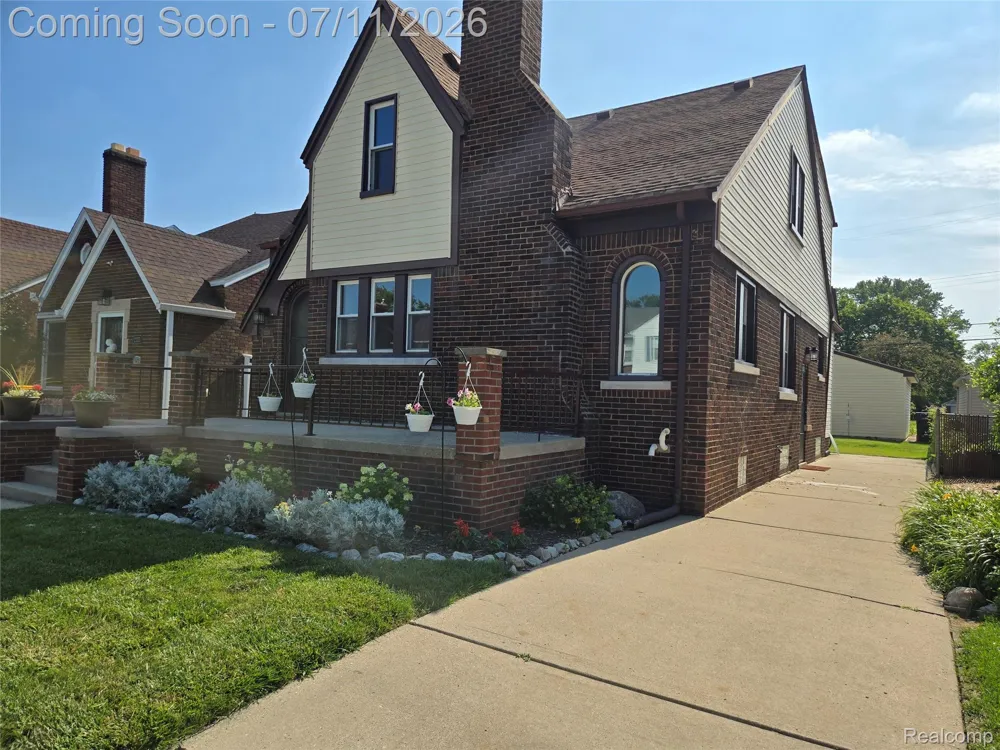 2239 22nd Street Wyandotte City, MI 48192