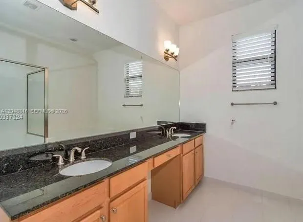 965 NE 193rd Ter Miami, FL 33179