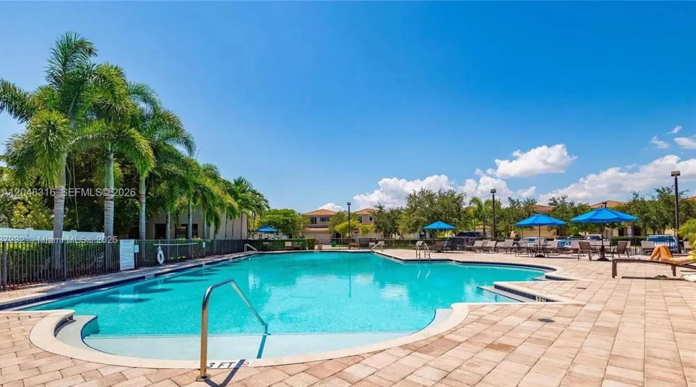 965 NE 193rd Ter Miami, FL 33179