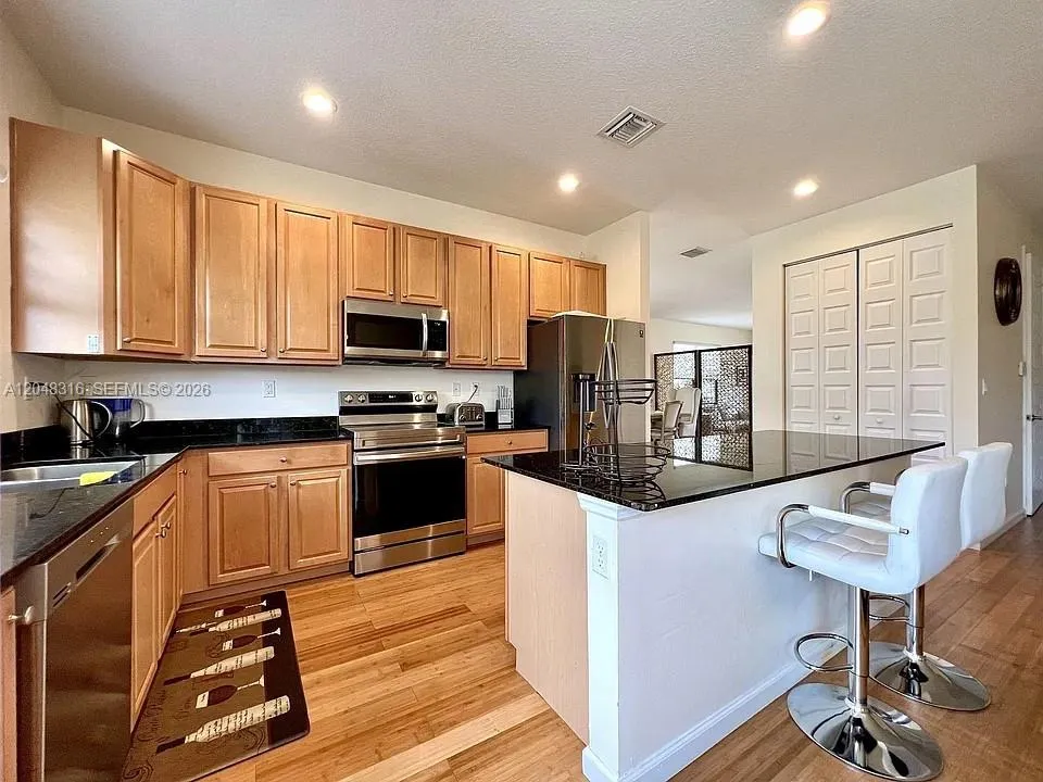 965 NE 193rd Ter Miami, FL 33179