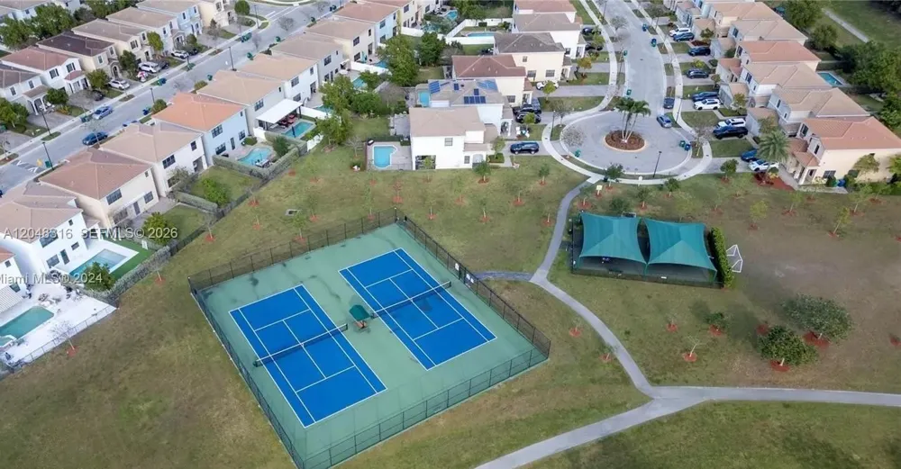 965 NE 193rd Ter Miami, FL 33179