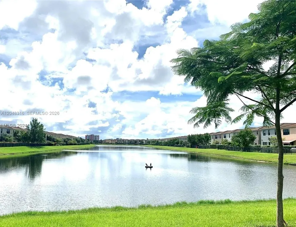 965 NE 193rd Ter Miami, FL 33179