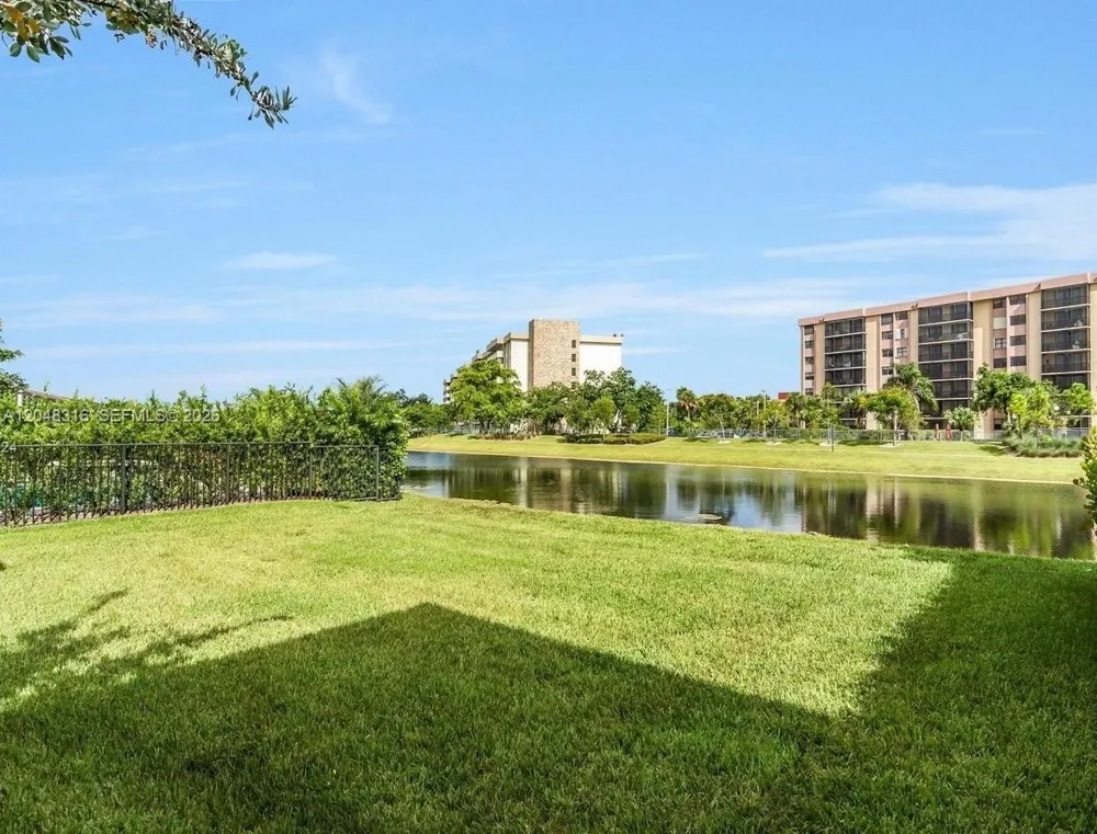 965 NE 193rd Ter Miami, FL 33179