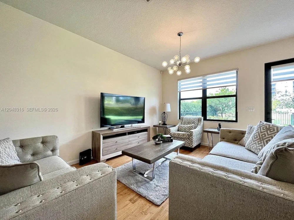965 NE 193rd Ter Miami, FL 33179