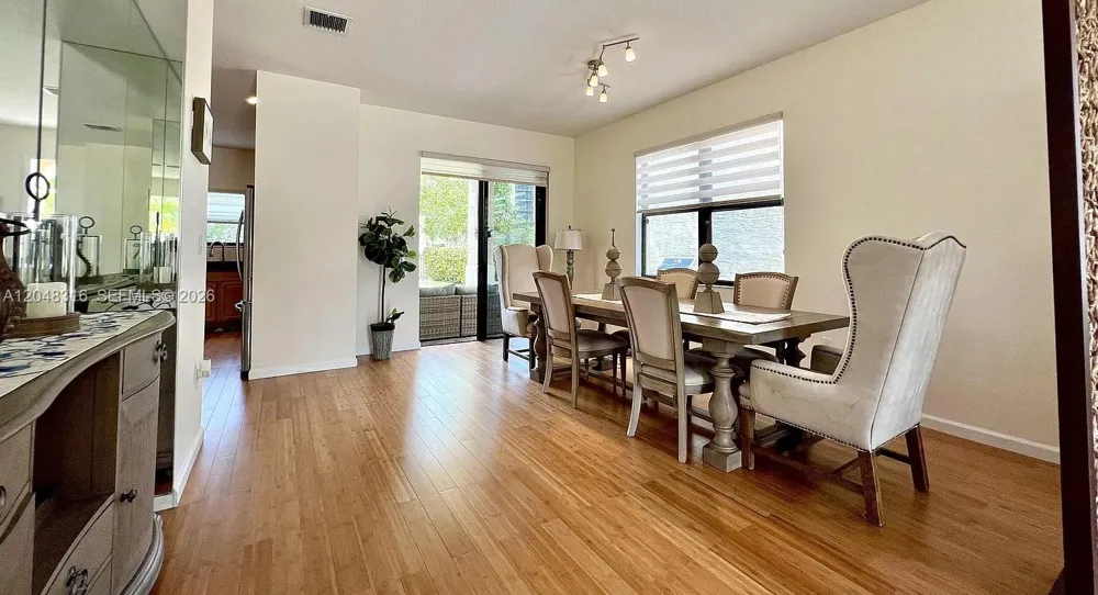 965 NE 193rd Ter Miami, FL 33179