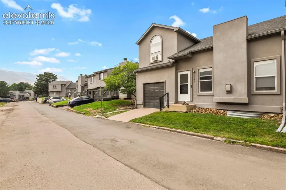 1582 Territory Trail Colorado Springs, CO 80919