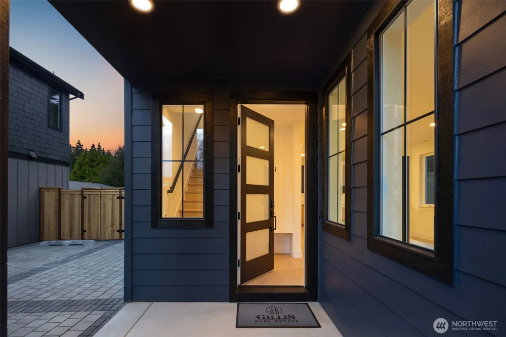 13811 84th Lane NE Kirkland, WA 98034