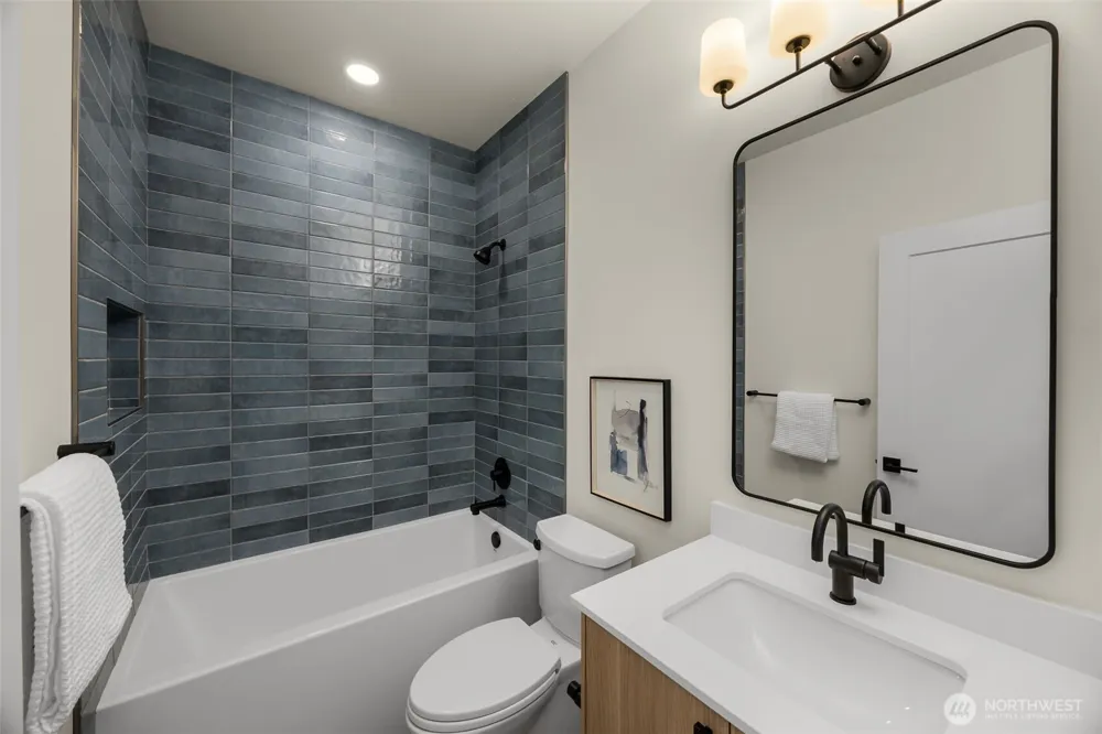 13811 84th Lane NE Kirkland, WA 98034