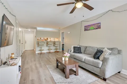 521 Southwest Parkway #201