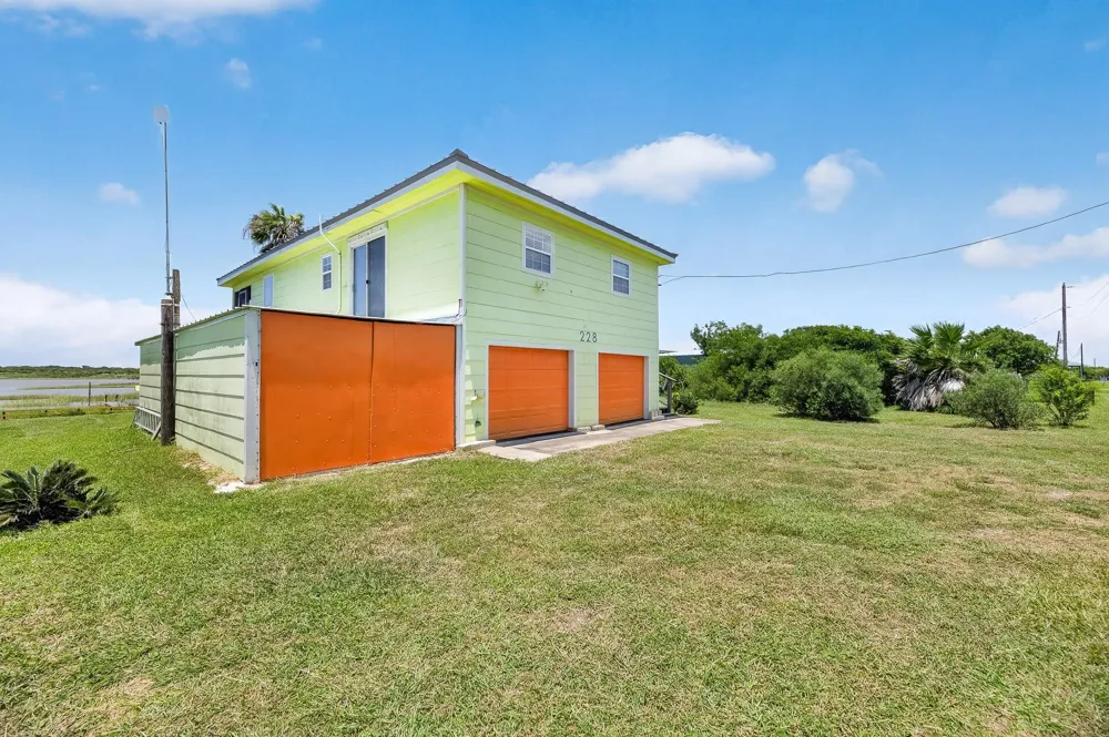 228 Speckled Trout Loop Palacios, TX 77465