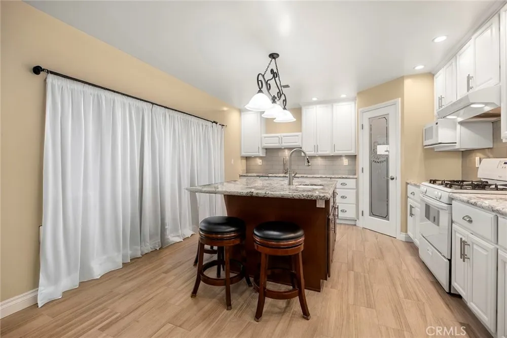 945 Glencliff La Habra, CA 90631