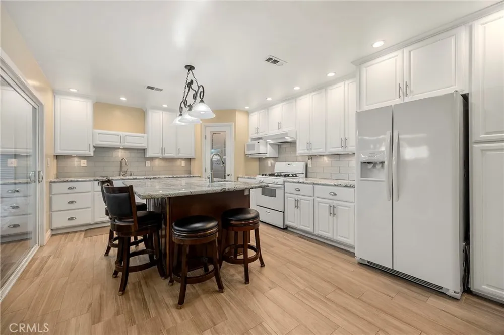 945 Glencliff La Habra, CA 90631