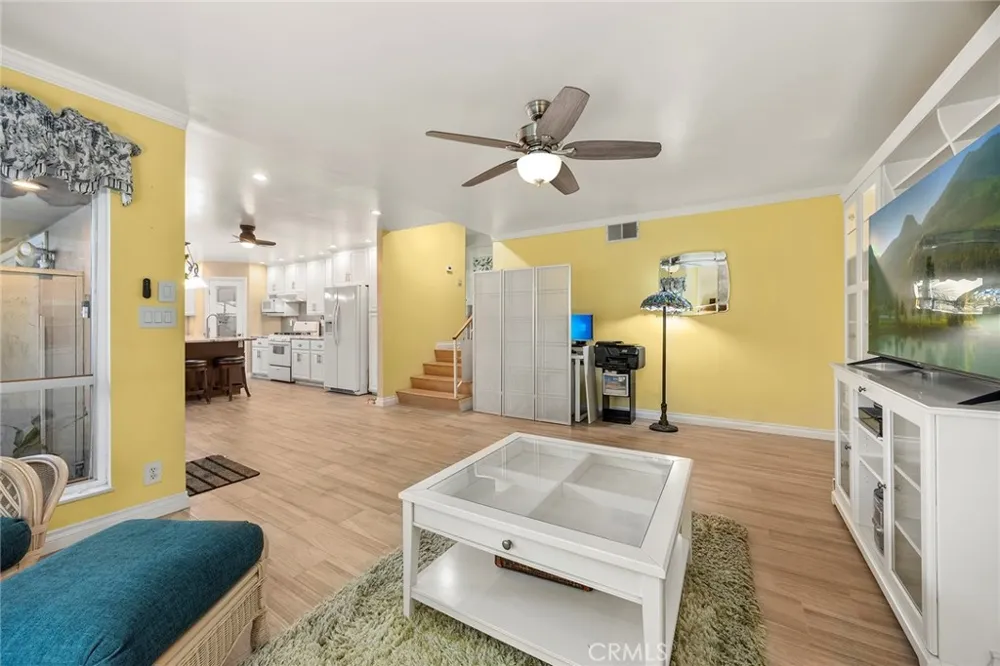 945 Glencliff La Habra, CA 90631