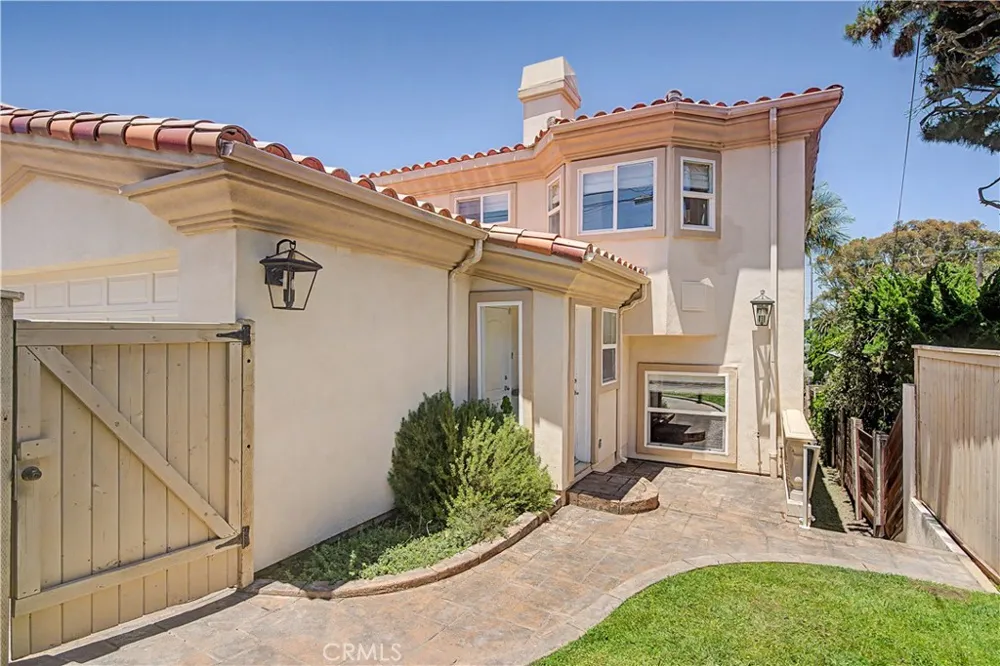 620 35th Manhattan Beach, CA 90266