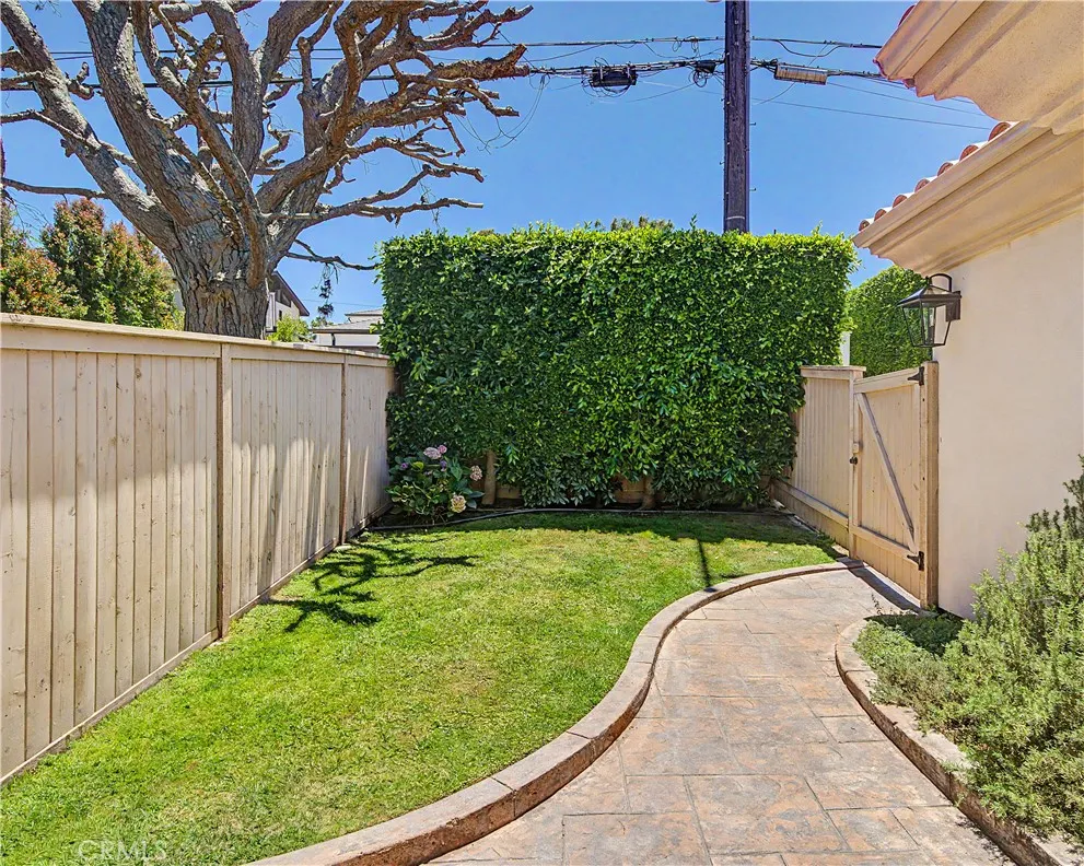620 35th Manhattan Beach, CA 90266