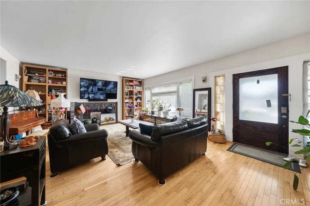 2251 Cambridge Street Los Angeles, CA 90006